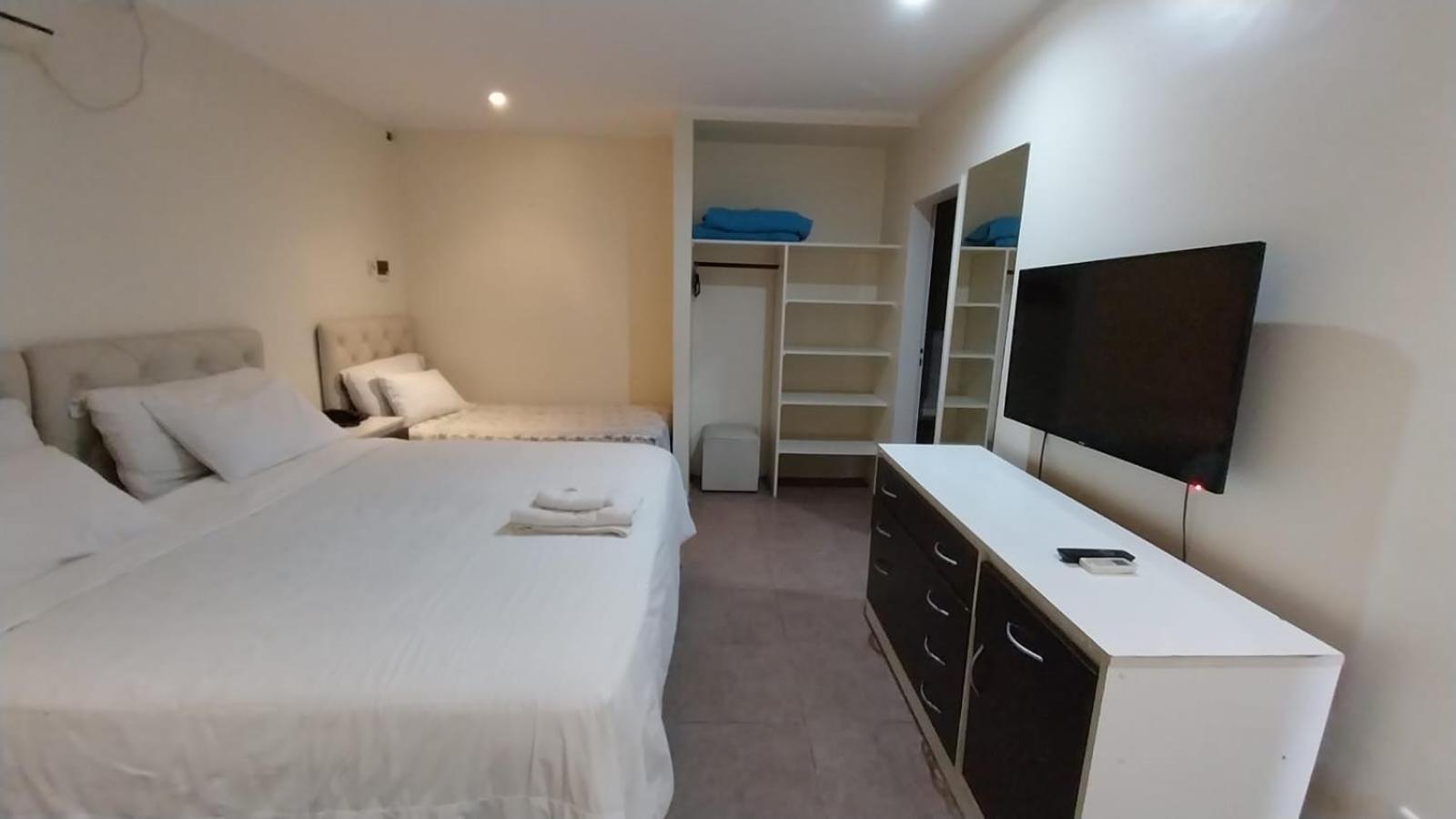 Hotel Aeropuerto Ezeiza Casa De Mr Monte Grande Kültér fotó
