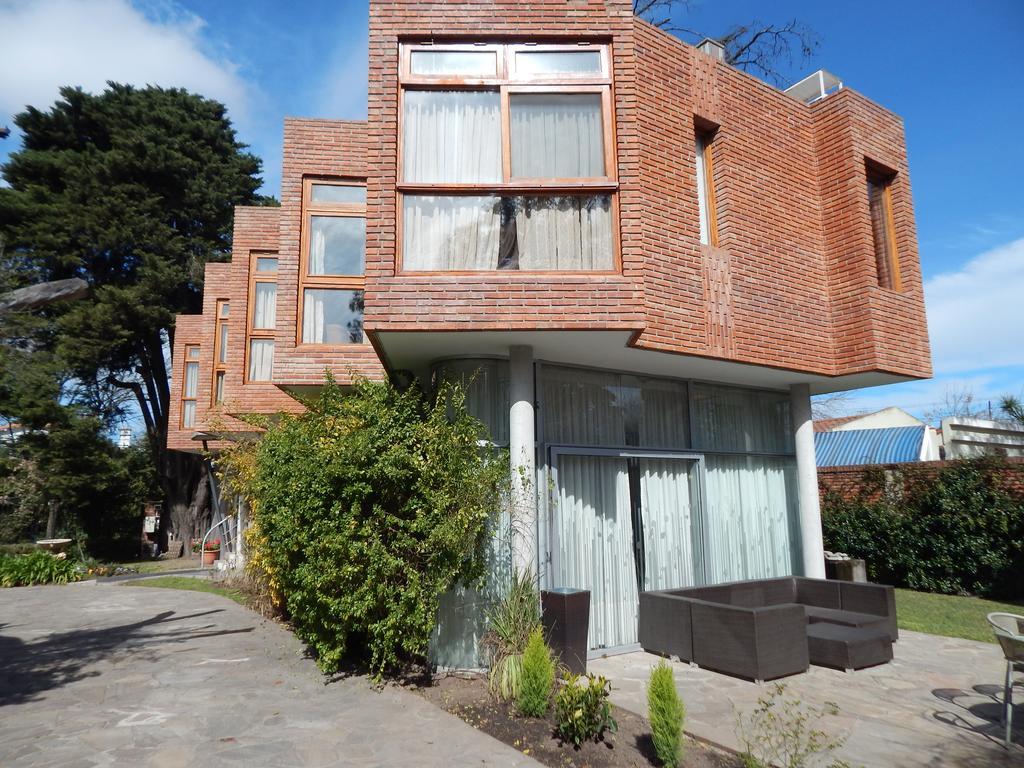 Hotel Aeropuerto Ezeiza Casa De Mr Monte Grande Kültér fotó