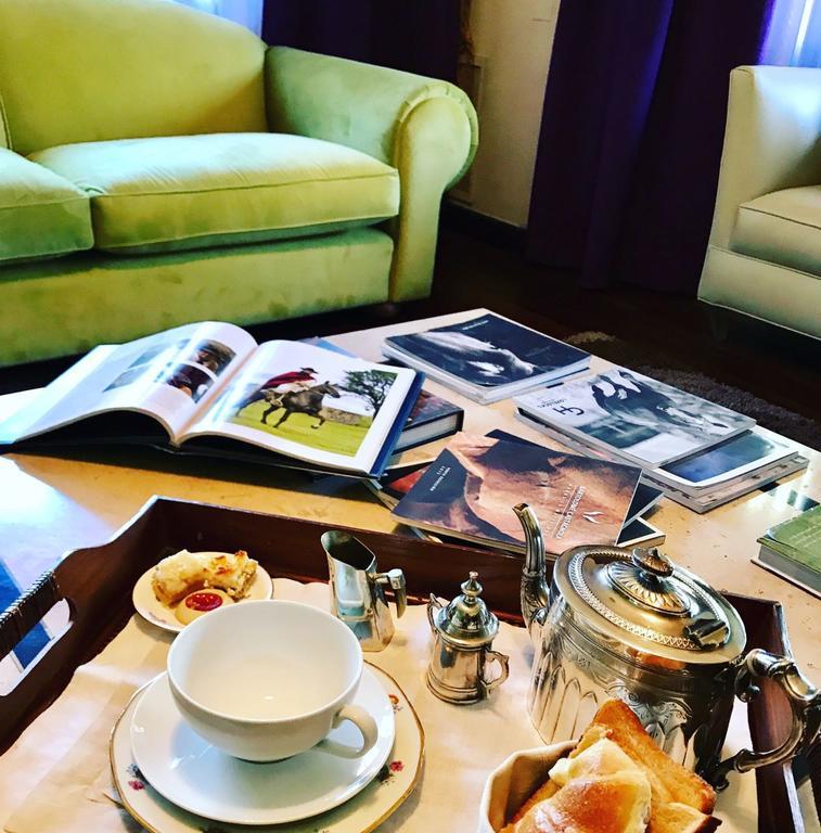 Hotel Aeropuerto Ezeiza Casa De Mr Monte Grande Kültér fotó