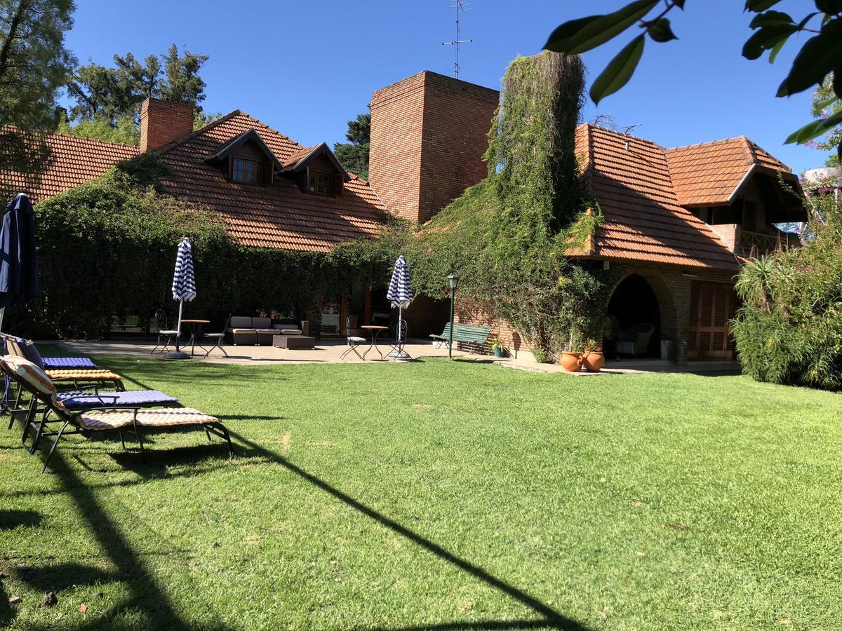 Hotel Aeropuerto Ezeiza Casa De Mr Monte Grande Kültér fotó