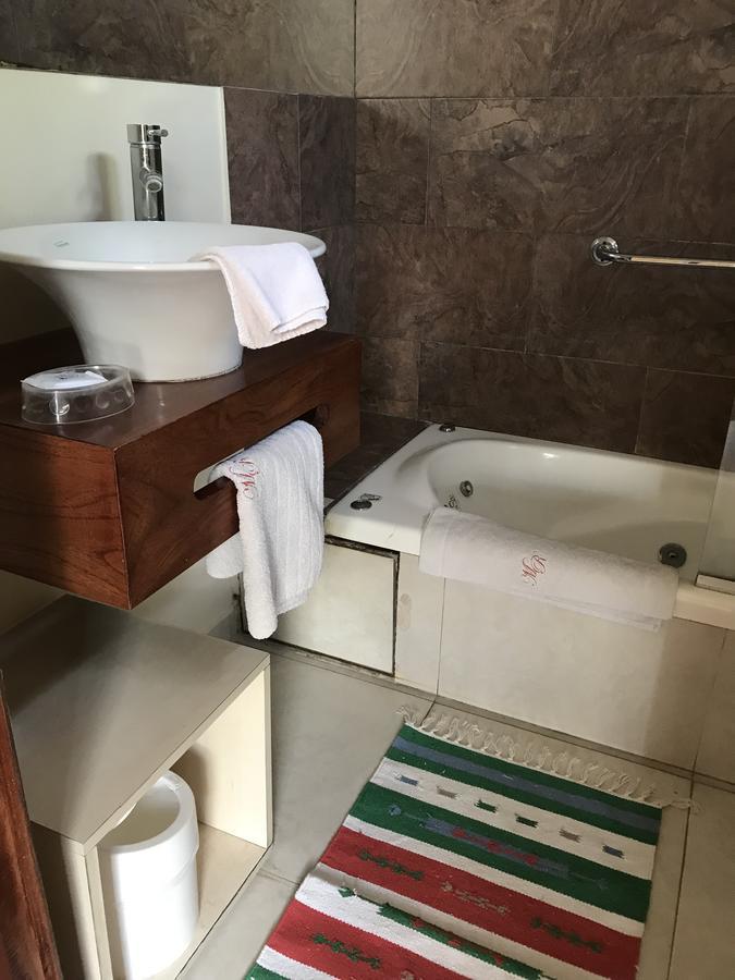 Hotel Aeropuerto Ezeiza Casa De Mr Monte Grande Kültér fotó