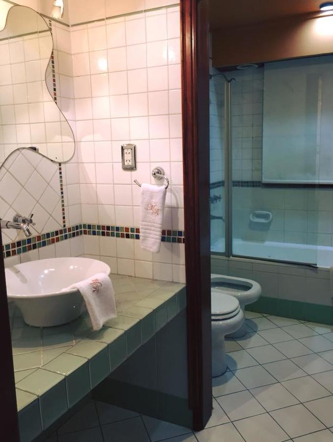 Hotel Aeropuerto Ezeiza Casa De Mr Monte Grande Kültér fotó